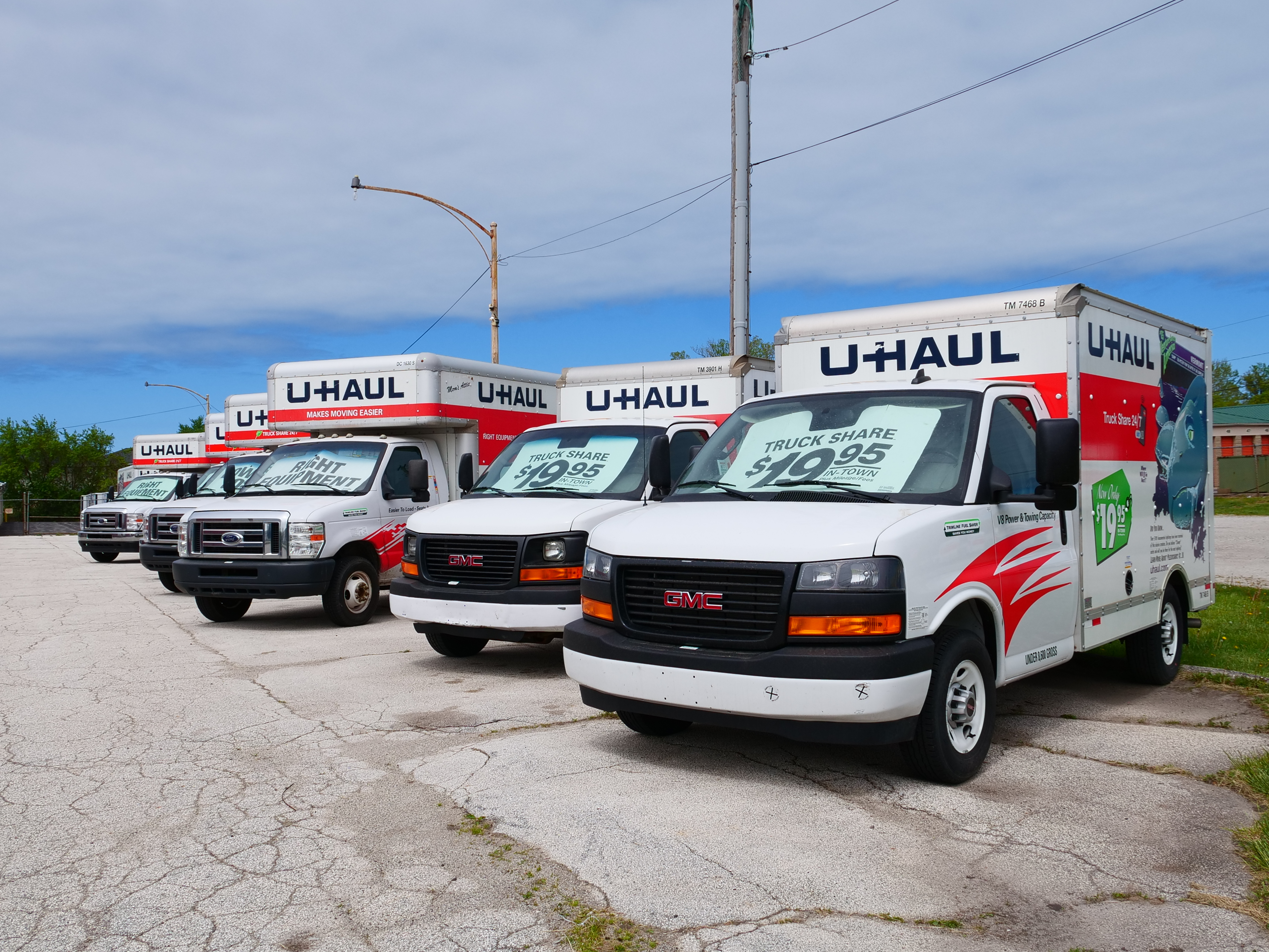 moving truck rentals lapeer 48446